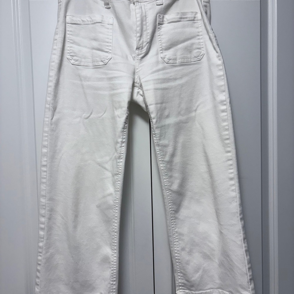 White crop pants